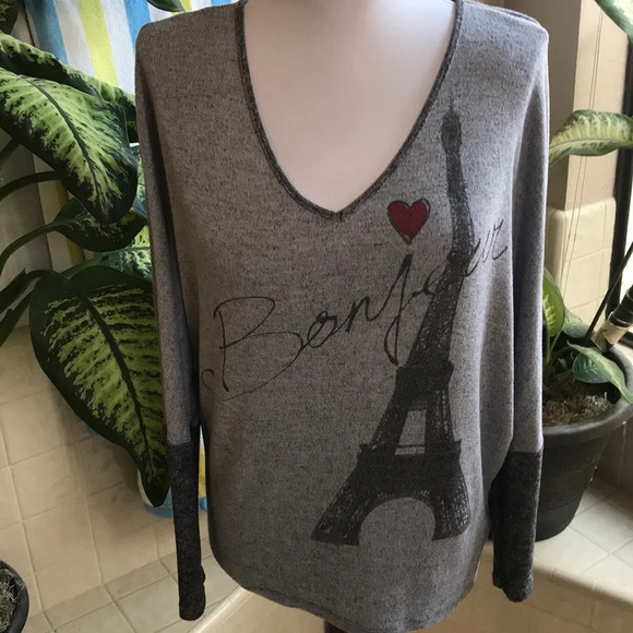 Siva Paris top with Bonjour + Eiffel Tower design - Picture 1 of 6